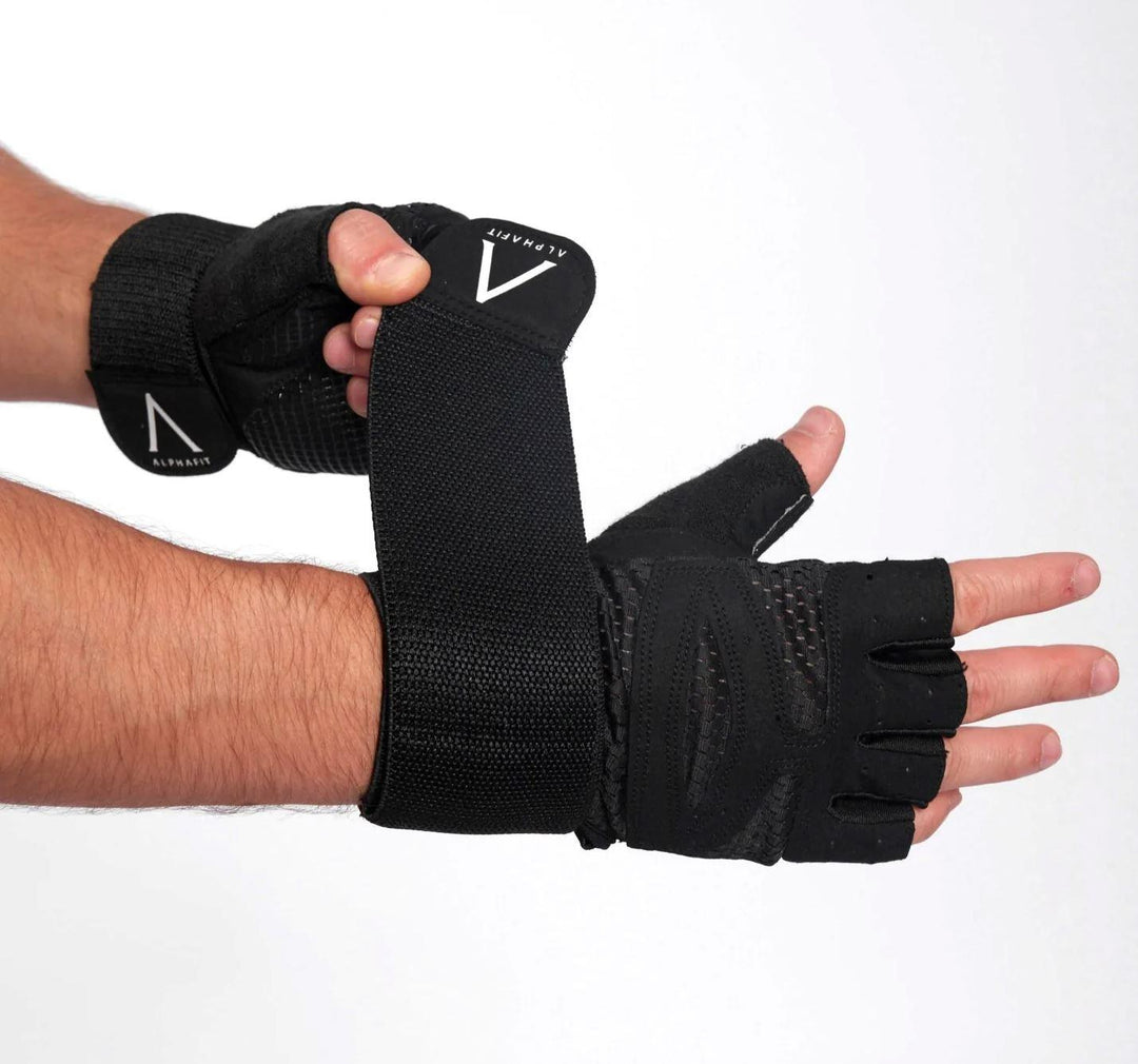 LAS VENTAJAS DE USAR GUANTES CUANDO LEVANTAS PESAS - Alphafit Peru