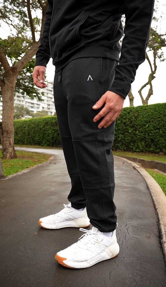Essential Jogger Black
